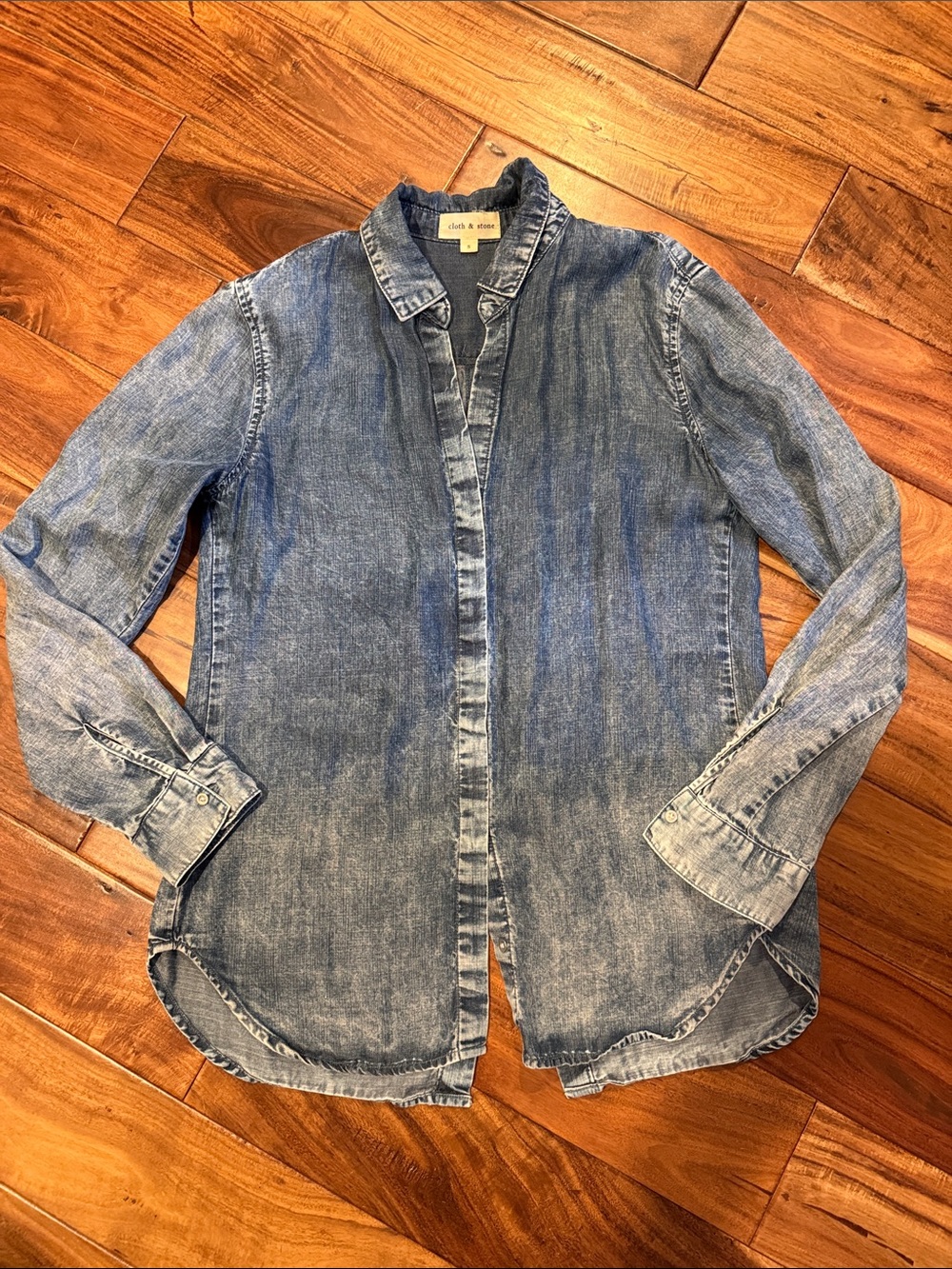 cloth & stone faded denim shirt, small, EUC